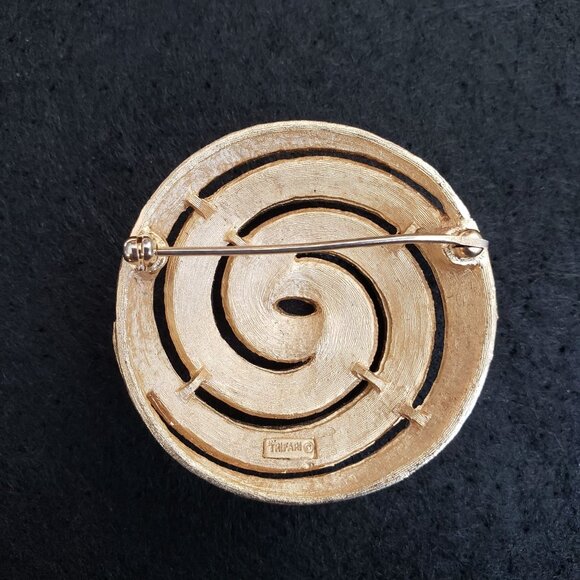Vintage Crown Trifari Gold-Tone Spiral Swirl Brooch Pin 2" Round - Picture 6 of 12